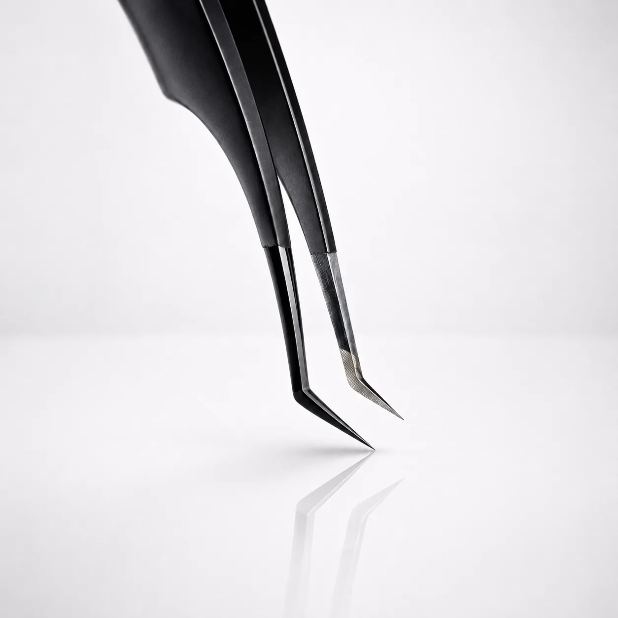 BRITOMARTIS TWEEZERS